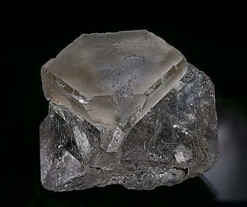 Fluorite
Dal’negorsk, Kavalerovo Mining District, Primorskiy Kray, Russia
5.2 x 4.1 cm (Author: am mizunaka)