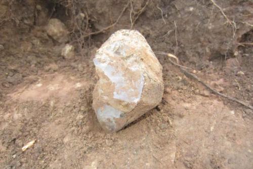 Quartz 12 cm. - and somewhere a pissed rodent. (Author: vic rzonca)