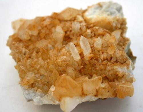 Calcita,Cuarzo<br />Arritxuri Quarry, Almandoz, Baztán, Comarca Baztán, Chartered Community of Navarre (Navarre), Spain<br />14cm<br /> (Autor: canada)