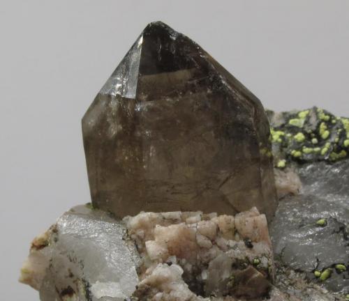 Smoky Quartz + Microcline
Ben a’ Bhuird, Cairngorm Mountains, Grampian Region, Scotland, UK
2cm crystal
Close-up of the above specimen. (Author: Mike Wood)