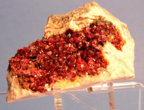 Roselite-Wendwilsonite Series
Bou Azzer District, Anti-Atlas Mountains, Tazenakht, Ouarzazate Province, Souss-Massa-Draa Region, Morocco
6.5 x 4 cm (Author: Don Lum)