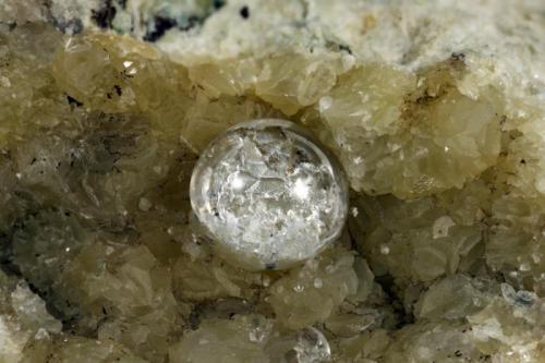 Melanophlogite
Fortulino. Livorno. Italy
Sphere 2,8mm
2x. Focus rail MacroRail. Canon EOS 600D. Light Ikea
Photo: Oscar Fernández Arcís Mineral: Manuel De Torres (Author: ofarcis)