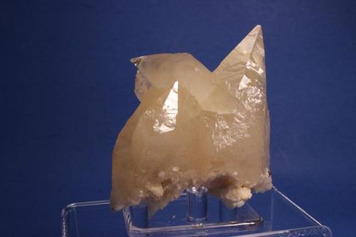 Calcite
Elmwood Mine, Smith County, Tennessee, USA
9.7  x 7.0 cm (Author: Don Lum)