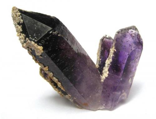 Quartz (variety amethyst)
Orange River, Warmbad, Karasburg District, Karas Region, Namibia
Main crystal 5,5 cm (Author: Tobi)