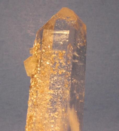 Quartz, Fluorapatite, Muscovite, Ferberite
Panasqueira Mine, Covilha, Castelo Branco. Cova da Beira, Centro, Portugal
13 x 4.3 x 3.4 cm
ex Alain Martaud (Author: Don Lum)