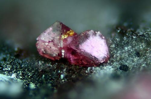 Adamita (variedad Cobalto Adamita)
Concesión La Cena del Depósito, Minas de Cerro Minado, Cuesta Alta, Huércal-Overa, Almería, Andalucía, España.
Campo de visión 0,9 mm. (Autor: Juan Miguel)