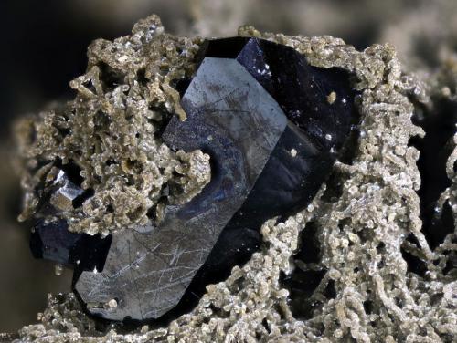 Ilvaita.
Mina Nikolaevskiy, Dalnegorsk, Kavalerovo, Primorskiy Kray, Rusia.
Campo de visión 2,7 mm. (Autor: Juan Miguel)
