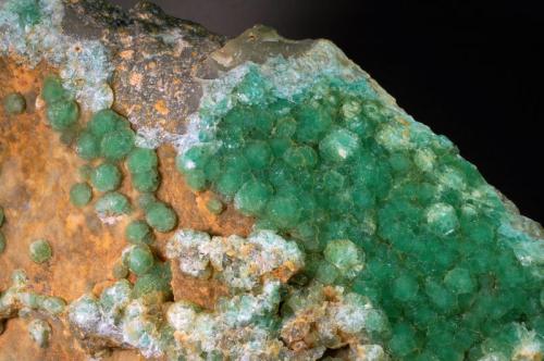 Fluorita
Can Franquesa - Barri Singuerlin - Santa Coloma de Gramanet - Barcelona - Catalunya - España
138 x 97 x 38 mm
Peso de la pieza: 544 gramos
Colección y Fotografía de Joan Martinez Bruguera (Autor: Joan Martinez Bruguera)