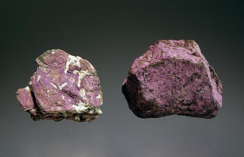 Heterosite
Black Mt. Quarry, Rumford, Oxford Co., Maine, USA
2.0 and 2.3 cm (Author: crosstimber)