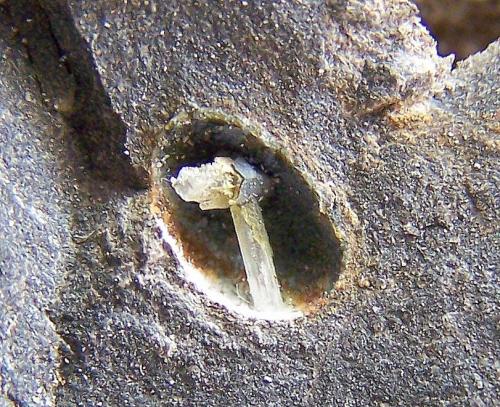 Escolecita<br />Barranco de Las Angustias, El Paso, La Palma, Provincia de Santa Cruz de Tenerife, Canarias, España<br />0''5 cm. la vacuola<br /> (Autor: canada)