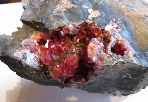 Rhodochrosite
Main Silicate Orebody, Potosi Mine, Santa Eulalia, Chihuahua, Mexico
vug is 6 x 5 cm
Vug lined with 6 mm gemmy red rhodochrosite crystals (Author: Peter Megaw)