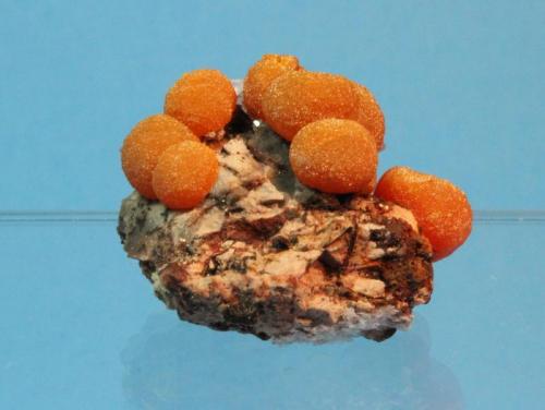 Mimetite
Santa Eulalia Mine, Chihuahua, Mexico
3.4 x 3.1 cm (Author: Don Lum)