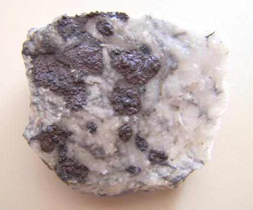 Goethita<br />Azcárate Quarry, Eugui, Esteríbar, Comarca Auñamendi, Chartered Community of Navarre (Navarre), Spain<br />6 cm<br /> (Autor: canada)