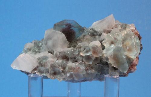 Fluorite, Hematite
Riemvasmaak, Northern Cape Province, South Africa
6.7 x 4.1 cm
Fluorite with hematite inclusions (Author: Don Lum)