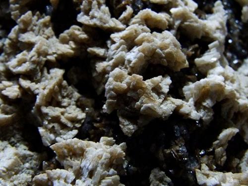 Ankerite, Siderite, Sphalerite, Quartz
Brownley Hill Mine, Nenthead, Cumbria, England, UK.
FOV 20 x 15 mm approx (Author: nurbo)