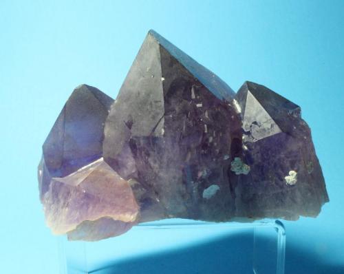 Quartz variety amethyst
Anahi Mine, La Gaiba District, Sandoval Province, Santa Cruz Department, Bolivia
14 x 8.9 cm (Author: Don Lum)