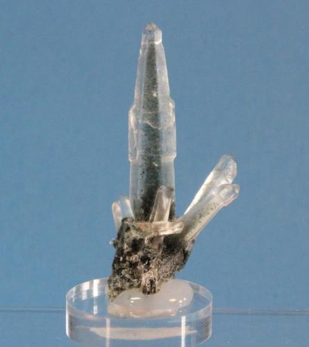 Quartz with chlorite inclusions
Dhading, Dhading District, Bagmati Zone, Nepal
4.5 x 2.5 cm (Author: Don Lum)