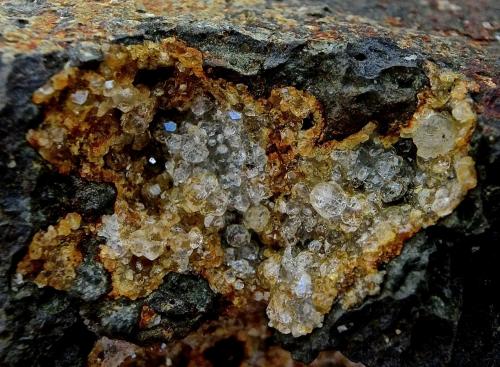 Analcima
Costa de Agaete, Gran Canaria. Islas Canarias. España.
Ancho de imagen 2 cm (Autor: María Jesús M.)