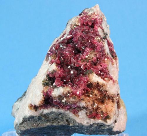 Roselite-Wendwilsonite Series
Bou Azzer District, Anti-Atlas Mountains, Tazenakht, Ouarzazate Province, Souss-Massa-Draa Region, Morocco
6.5 x 4.5 cm (Author: Don Lum)