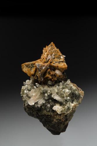 Genthelvite
Huanggang Mine, Kèshíkèténg Qí, Chifeng, Inner Mongolia A.R., China
5.1 cm x 7.5 cm x 5.4 cm (Author: Gail)