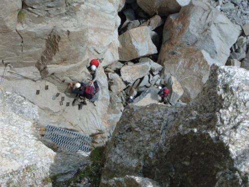 Looking down the ’ladders’. Hard work climbing these with a big heavy rucksack!
Photo taken 2005. (Author: Mike Wood)