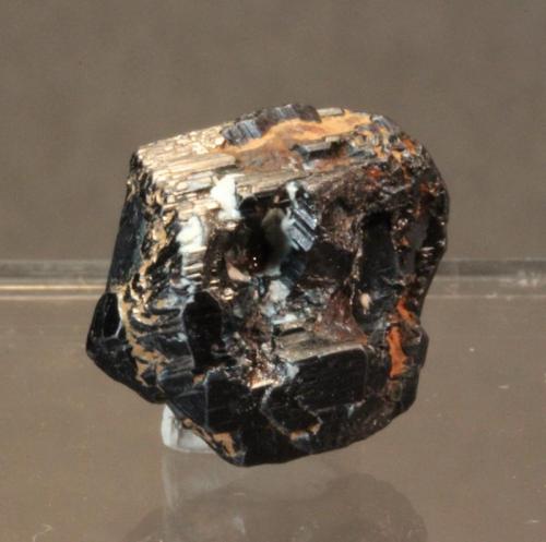 Rutile Sixling Twin
Magnet Cove, Hot Spring County, Arkansas, USA
11 x 11 mm (Author: Don Lum)
