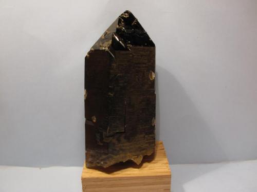 Smoky Quartz
Aiguille du Moine, Mont-Blanc massif, France
127mm x 61mm x 53mm
Same specimen as above (Author: Mike Wood)