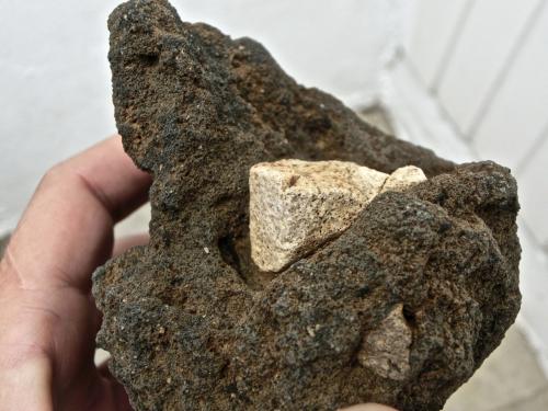 Feldespato<br />Arucas, Gran Canaria, Provincia de Las Palmas, Canarias, España<br />3 x 2,5 x 1,5 cm<br /> (Autor: María Jesús M.)