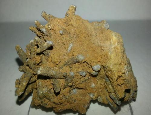 Microclina, sericita
Casterner de les Olles, Serra de Sant Gervàs, Tremp, Lérida, Cataluña, España.
5 x 3 x 3 cm (Autor: Javier Rodriguez)