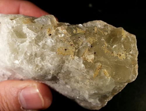 Fluorita
Minas de Sant Marçal. Montseny. Viladrau. Osona. Girona. Cataluña.  España
10 x 7 x 4 cm (Autor: Javier Rodriguez)