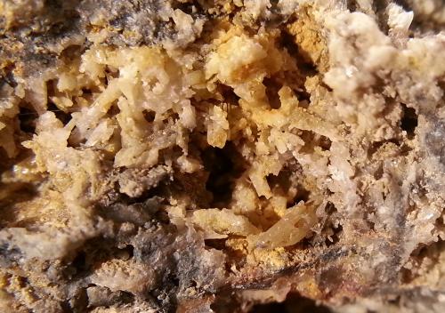 Galena, Cerusita. Piromorfita
Minas de Vallclara. Mas de l’Angles. Vallclara. Conca de Barberá. Tarragona. Cataluña. España.
Macro de una zona de la pieza anterior x 3. (Autor: Javier Rodriguez)