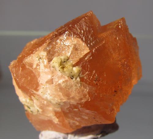 Fluorite
Aiguille du Moine, Mont-Blanc massif, France
25mm x 15mm x 15mm
Same specimen as above (Author: Mike Wood)