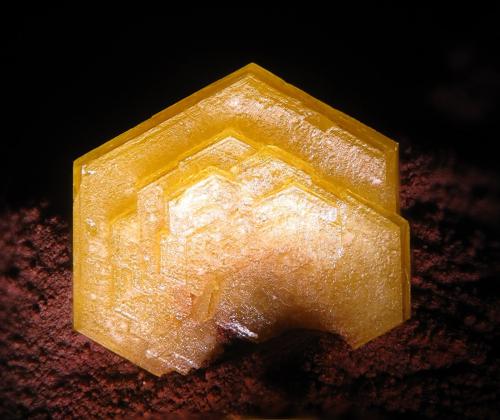 Mimetite
Tharsis, Alosno, Huelva, Andalusia, Spain
fov 2 mm
mined in 2011 (Author: Rewitzer Christian)