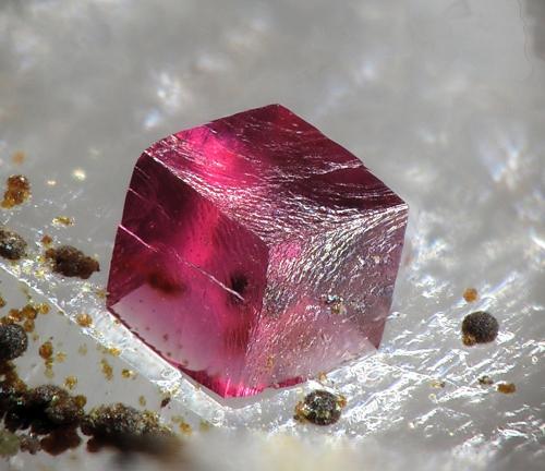 Spherocobaltite
Bou Azzer, Tazenakht, Ouarzazate, Souss-Massa-Draâ, Morocco
fov 1.2 mm (Author: Rewitzer Christian)