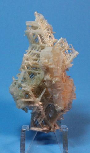 Cerussite
Nakhlak Mine, Madan-e Nakhlak, Anarak District, Nain County, Esfahan Province, Iran
7.7 x 4.2 cm
Reticulated Cerussite (Author: Don Lum)