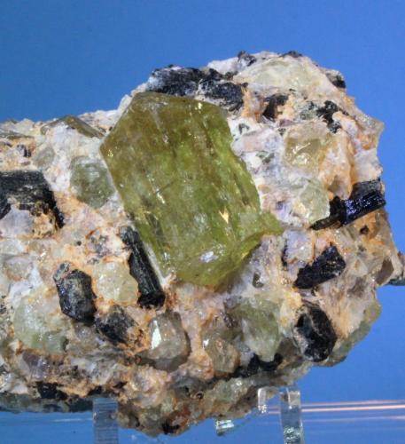 Apatite
Cerro Mercado, Durango, Mexico
7.3 x 5.0 cm (Author: Don Lum)