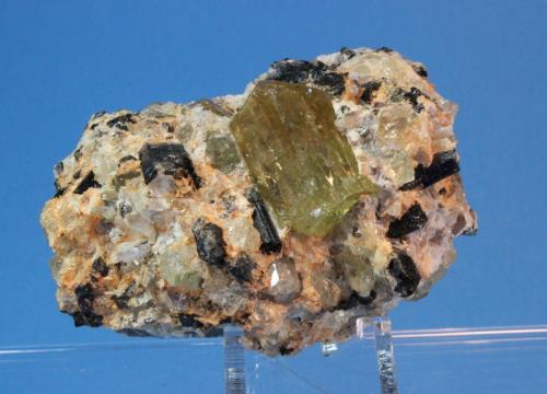 Apatite
Cerro Mercado, Durango, Mexico
7.3 x 5.0 cm (Author: Don Lum)