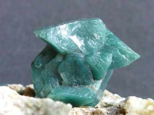 Heulandita-Ca con inclusiones de Celadonita
Jalgoan, Maharashtra, India
5,5 x 4 cm.

Heulandita verde.  Otro detalle. (Autor: javier ruiz martin)