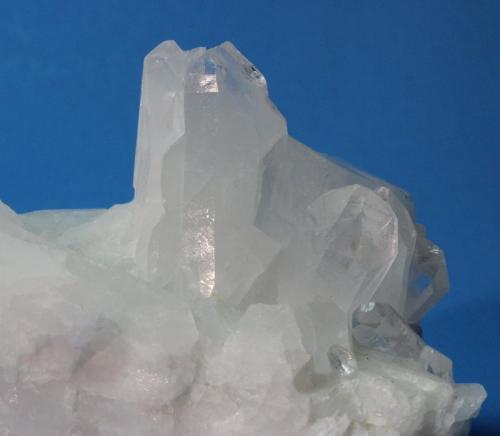 Quartz
Garland County, Arkansas, USA
14.6 x 7.5 cm (Author: Don Lum)