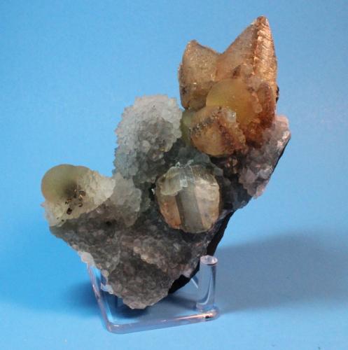 Calcite, Fluorite, Quartz
Nasik, Maharashtra State, India
12 x 6 cm (Author: Don Lum)