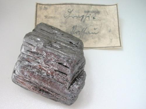 Graphite crystal aggregate
Kropfmühl mine, Passau, Bavarian Forest, Bavaria, Germany
5 x 4,5 cm (Author: Andreas Gerstenberg)