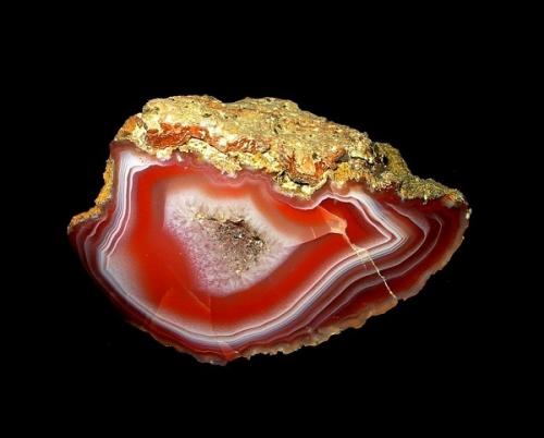 Agate
Karrenberg quarry, Reichweiler, Hunsrück, Rhineland-Palatinate, Germany
6 x 4 cm (Author: Andreas Gerstenberg)