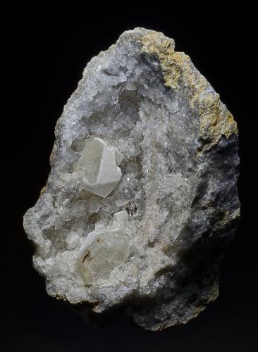 Quartz, Calcite
Rinteln, Schaumburg, Lower Saxony, Germany
6.0 cm x 9.5 cm x 5.7 cm (Author: am mizunaka)
