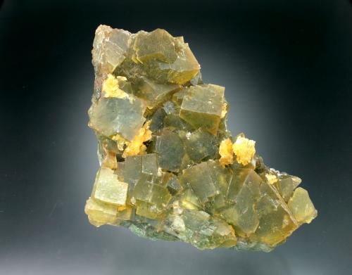 Fluorite with Barite
Pohla, Erzgebirge, Saxony, Germany
14x8x5 cm overall size (Author: Jesse Fisher)