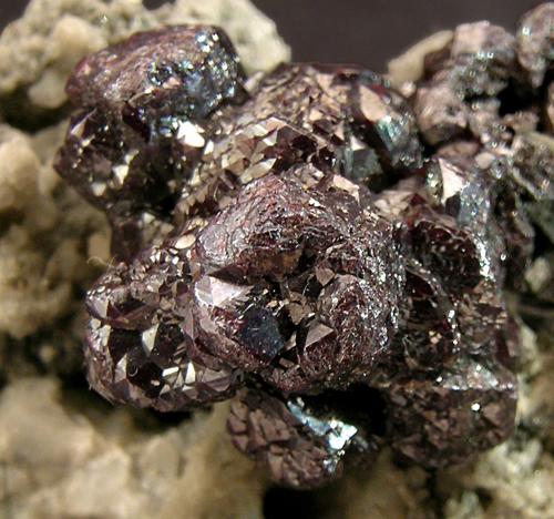 Pyrargyrite
St. Andreasberg, St. Andreasberg District, Harz Mountains, Lower Saxony, Germany
Main rosette size: 0.7 × 0.5 cm
Former collection of Folch (duplicates)

Specimen & Photo: Reference Specimens (Author: Jordi Fabre)