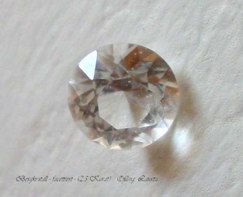 Quartz
Oßling quarry, Hoyerswerda, Upper Lusatia, Saxony, Germany
1 x 1 cm
Rock crystal (Author: Andreas Gerstenberg)