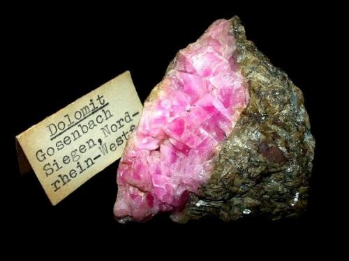 Dolomite var. cobaltoan dolomite
Alte Lurzenbach mine, Gosenbach, Siegerland, Northrhine-Westphalia, Germany
5 x 4 cm (Author: Andreas Gerstenberg)