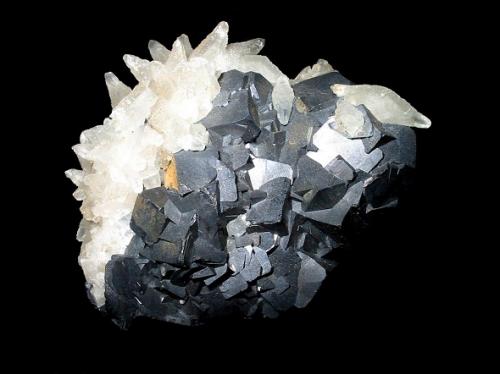 Galena, calcite
Meggen mine, Lennestadt, Sauerland, Northrhine-Westphalia, Germany
5 x 3,9 cm (Author: Andreas Gerstenberg)