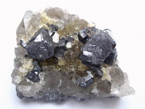 Galena (matrix: quartz, fluorite)
Beihilfe Mine, Halsbrücke, Freiberg District, Erzgebirge, Saxony, Germany
5,5 x 4 cm (Author: Tobi)