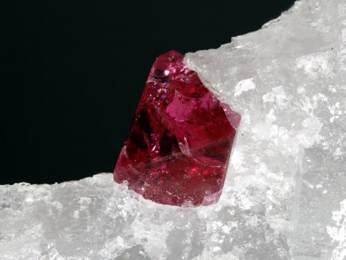 Spinel
Mogok, Burma
FOV 9,66mm
1,9x. Focus rail MacroRail. Canon EOS 600D. Ikea lights. 
Photo: Oscar Fernández Arcís. Mineral: Manuel de Torres (Author: ofarcis)